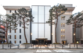 SHINSEGAE THE MAIN: “THE HERITAGE”–A Landmark of History, Culture, and Shopping